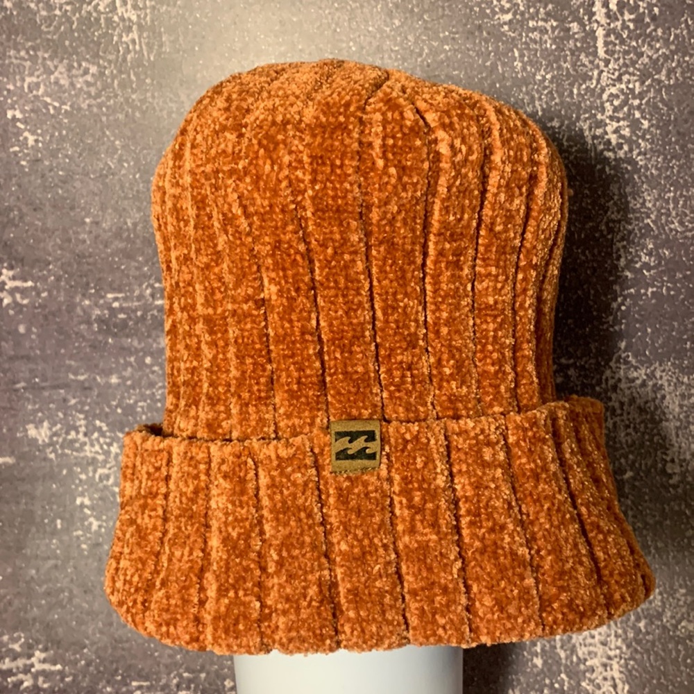 NWOT Billabong chanelle knit hat